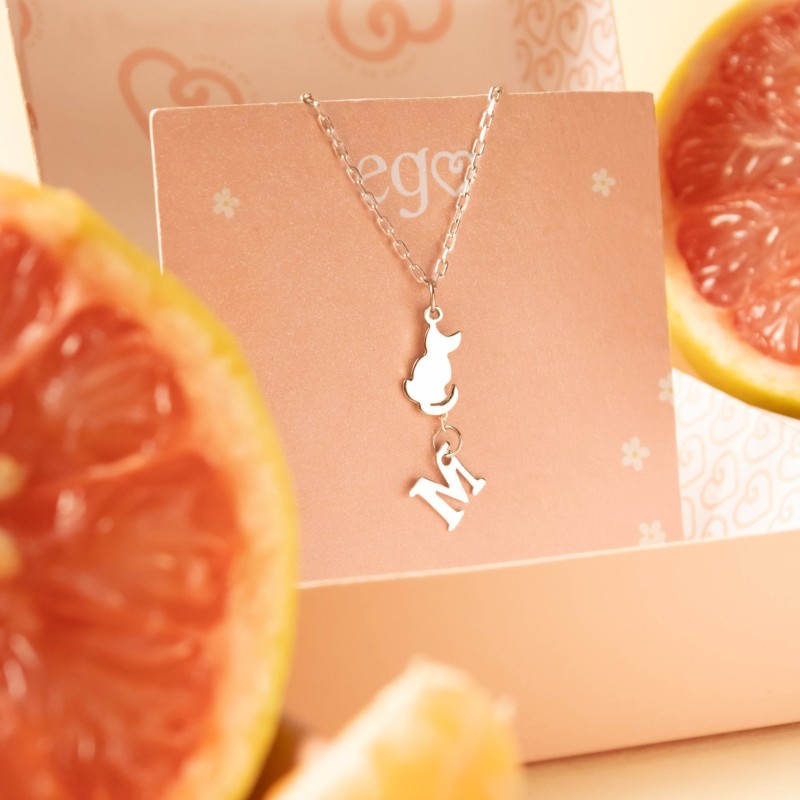 Cadena gatito e inicial