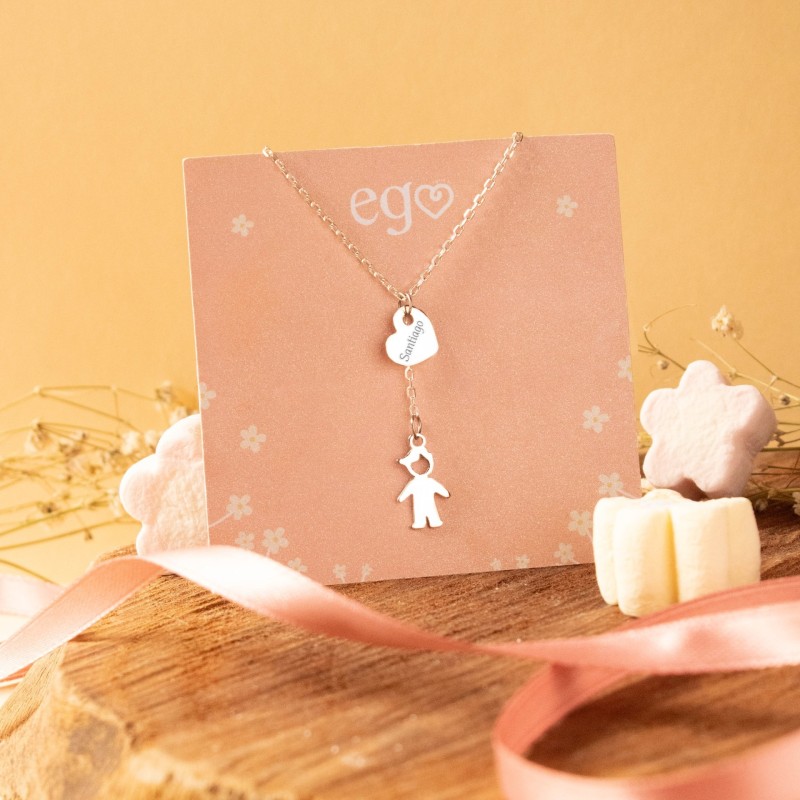 Cadena corazón y niño